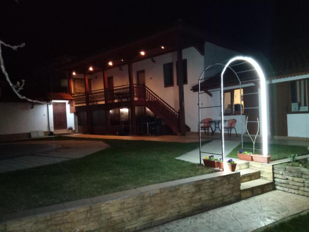 Bolyarski Stan Guest House Veliki Preszlav Kültér fotó