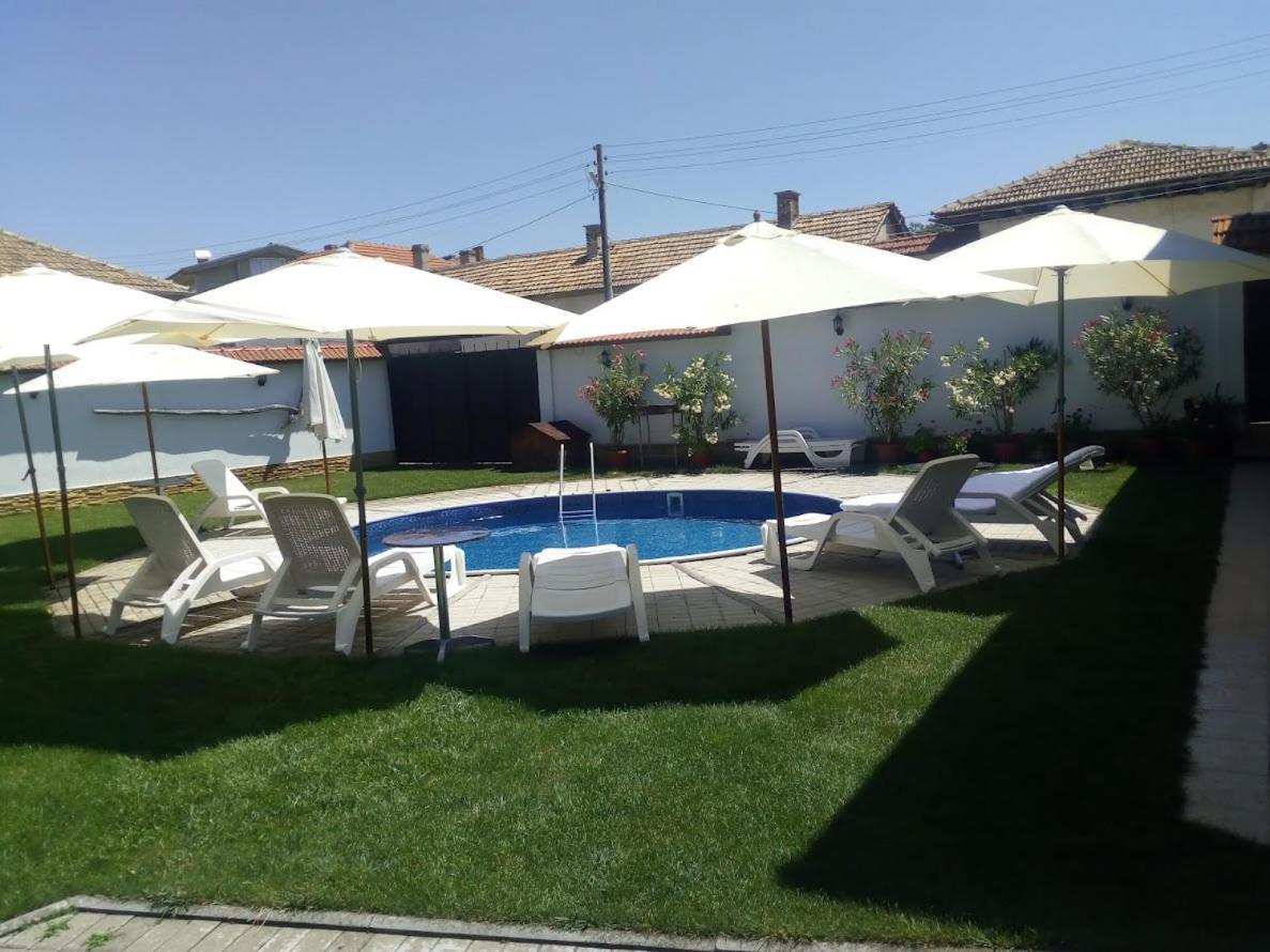 Bolyarski Stan Guest House Veliki Preszlav Kültér fotó